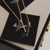 Colar Crucifixo Amarrado Cravejado - Corrente e Pulseira Cadeado 2mm Banhado A Ouro 18k
