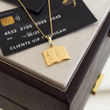 Pingente Plaquinha Bíblia Oração Pai Nosso 2x1,5cm Banhado A Ouro 18k