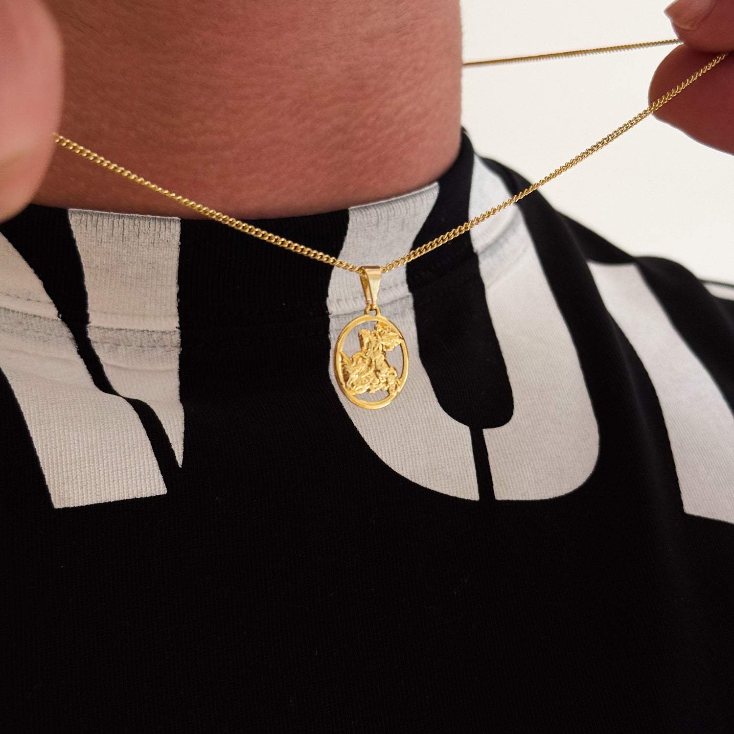 Colar Plaquinha Oval São Jorge Vazado - Corrente Grumet e Pulseira Grumet Flat Banhado A Ouro 18k