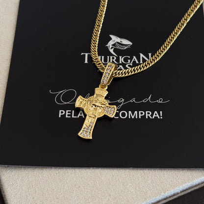 Colar Crucifixo Face De Cristo Detalhado Cravejado P - Corrente Lacraia Banhado A Ouro 18k