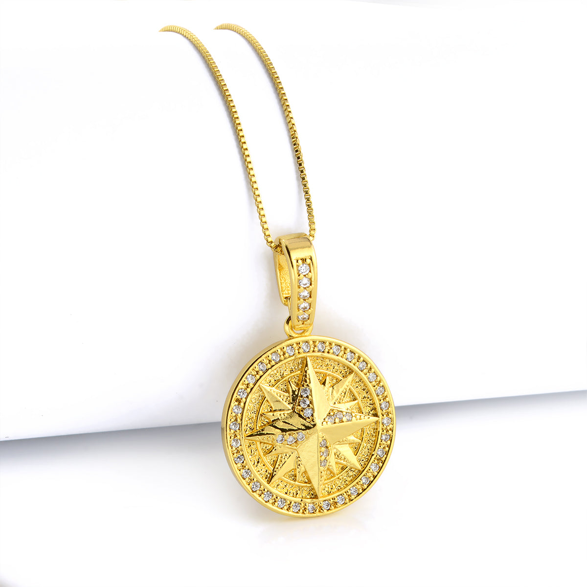 Pingente Medalha Rosa dos Ventos Cravejado P 2,5x2,5cm Banhado A Ouro 18k