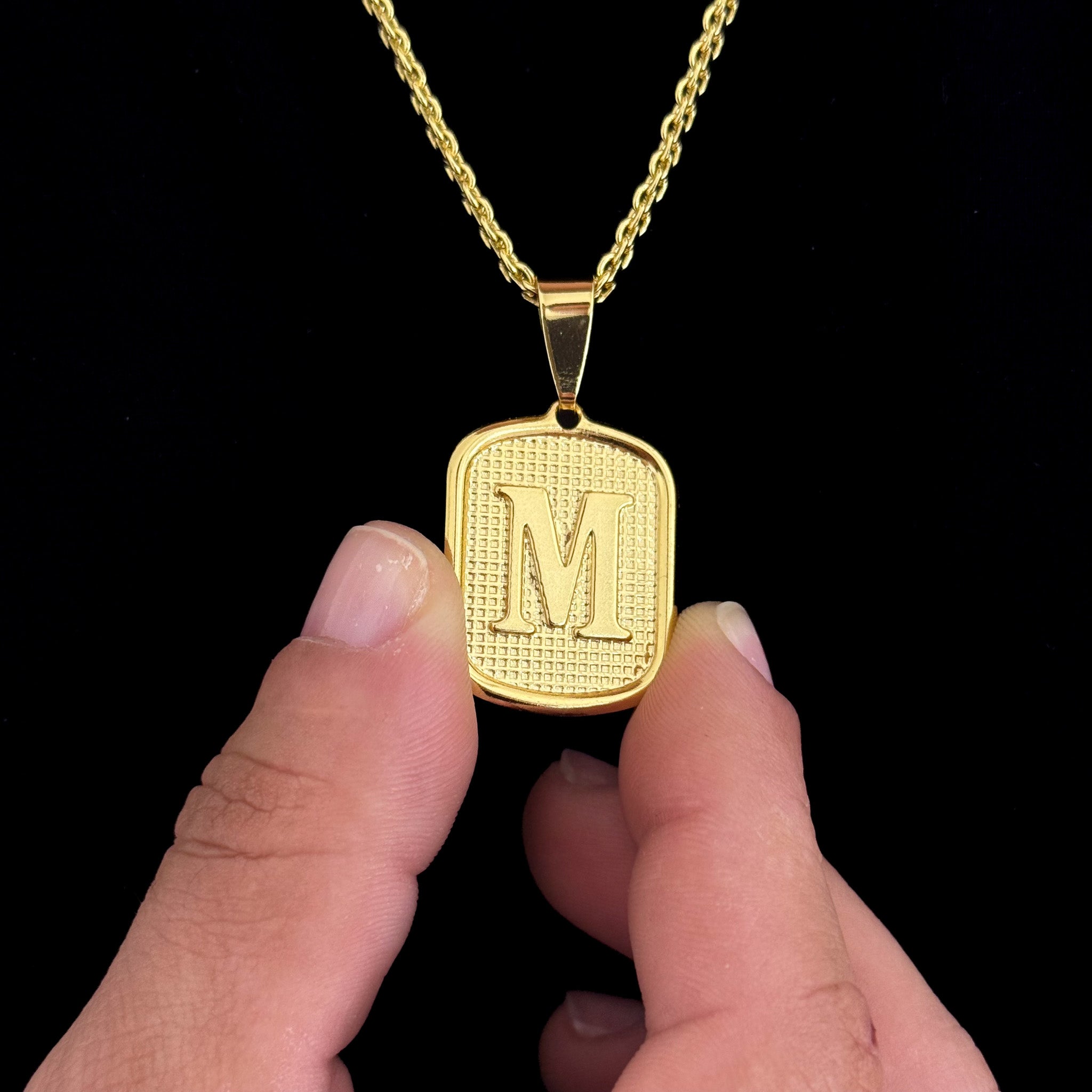 Colar Plaquinha De Letra - Corrente Cadeado Duplo Banhado A Ouro 18k