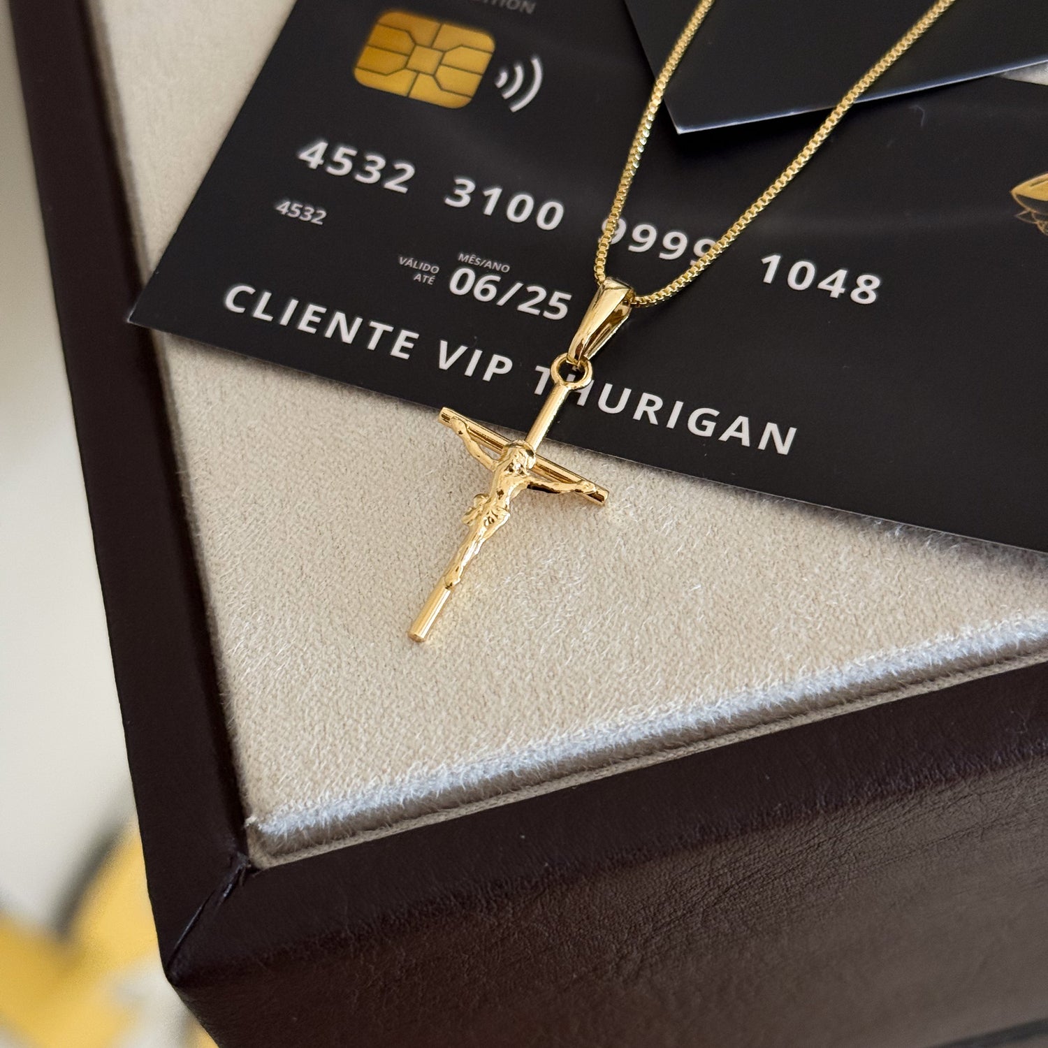 Pingente Crucifixo Palito Jesus P 3x2cm Banhado A Ouro 18k