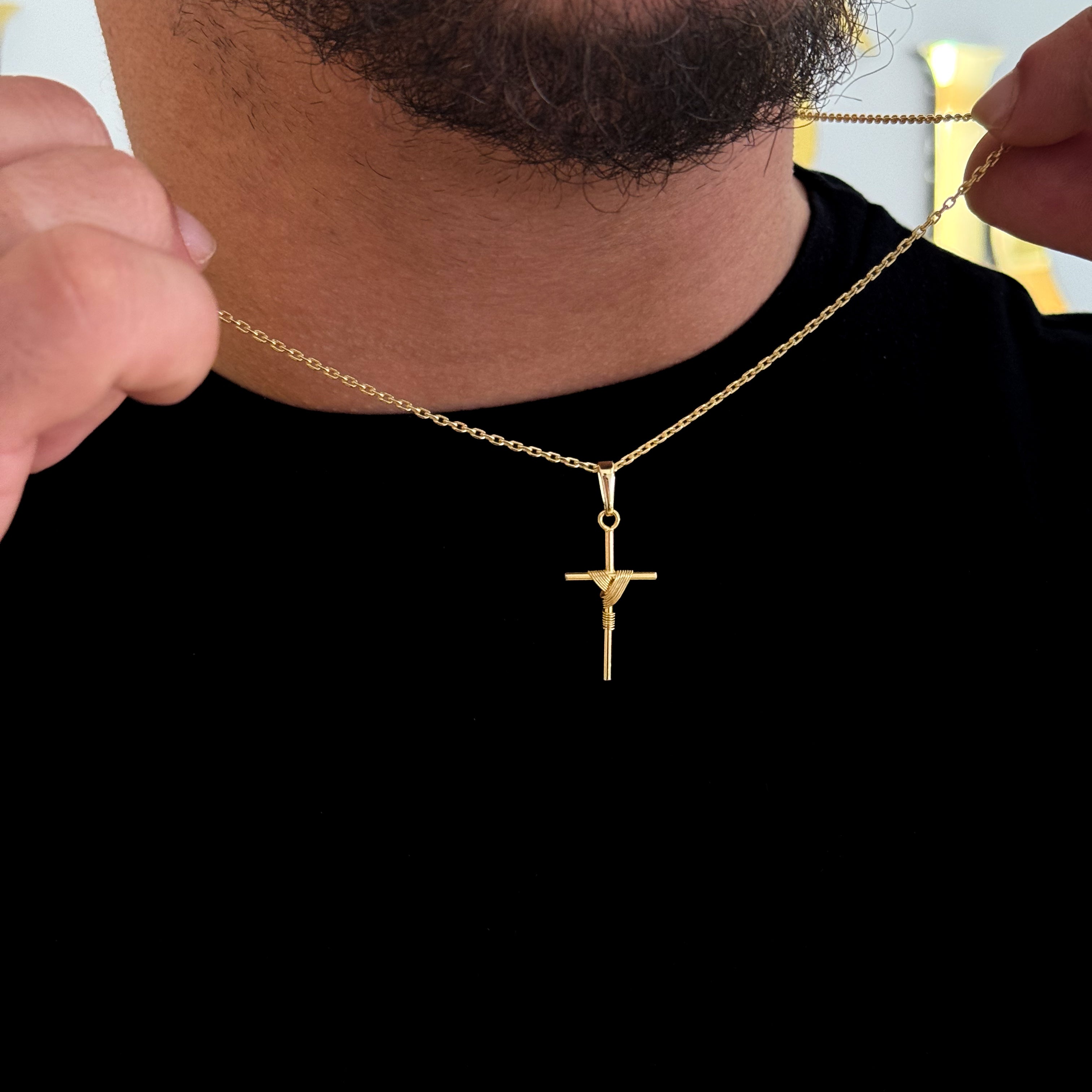 Colar Crucifixo Palito P - Corrente Cadeado e Pulseira Cadeado Alongado Banhado A Ouro 18k