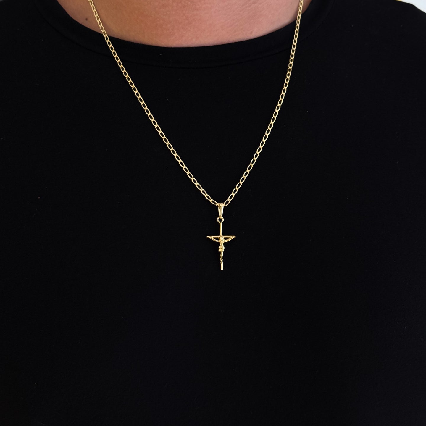 Colar Crucifixo Palito Jesus P - Corrente e Pulseira Grumet Alongada Banhado A Ouro 18k