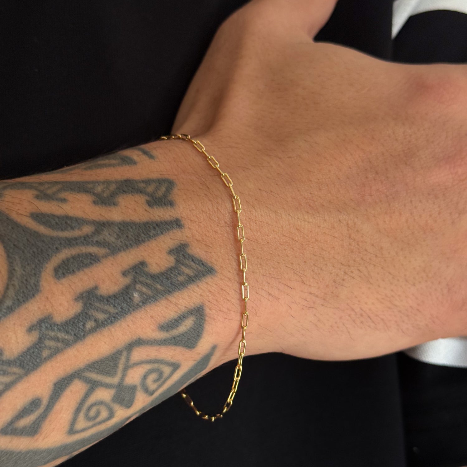 Colar Crucifixo Amarrado Cravejado - Corrente e Pulseira Cadeado Alongado Banhado A Ouro 18k