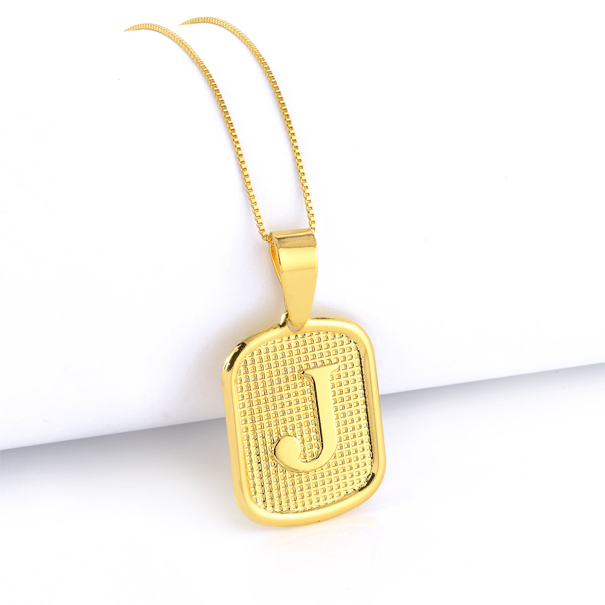 Pingente Plaquinha De Letra 3x2,2cm Banhado A Ouro 18k