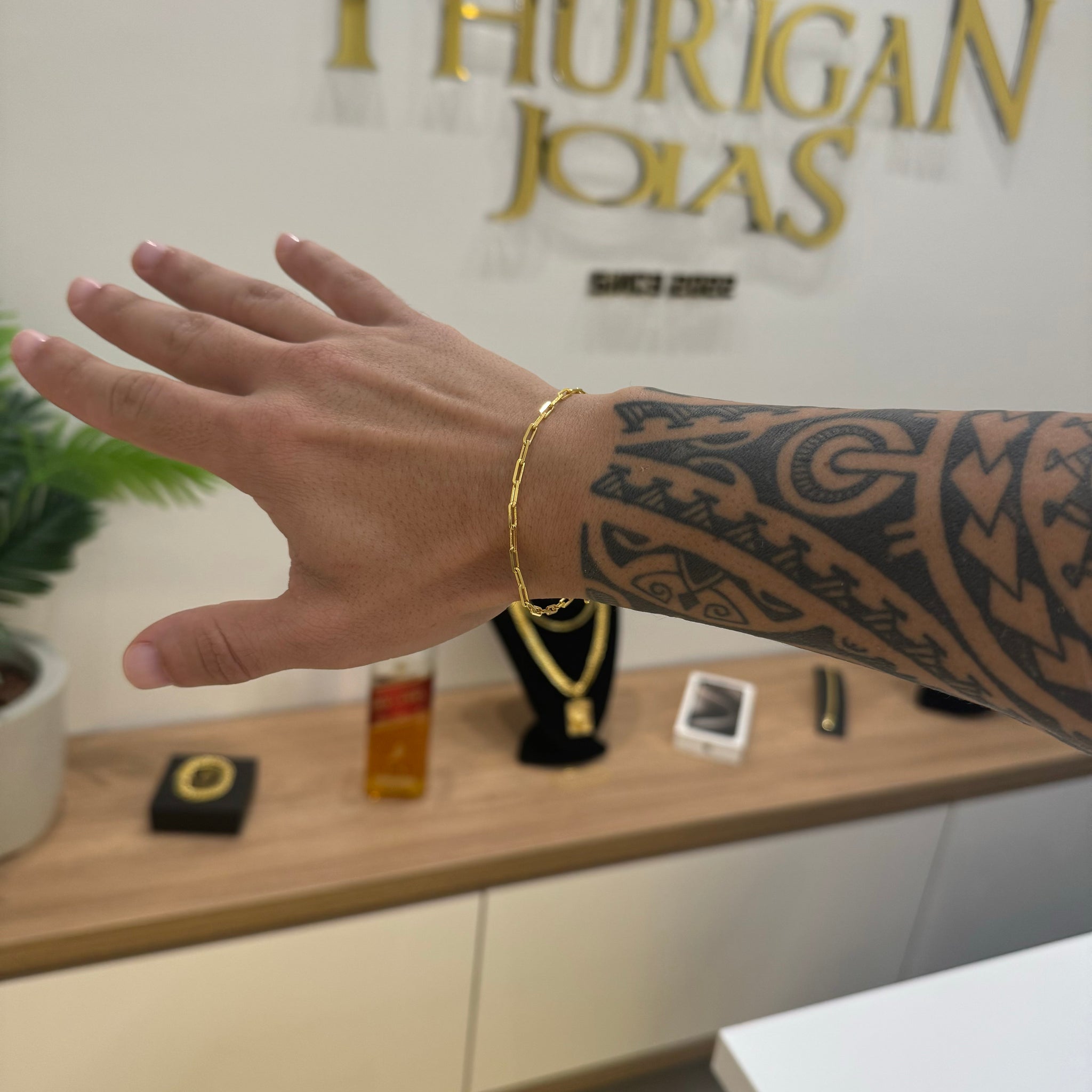 Pulseira Cadeado Alongado 2mm 3gr Fecho Bomba Banhado A Ouro 18k