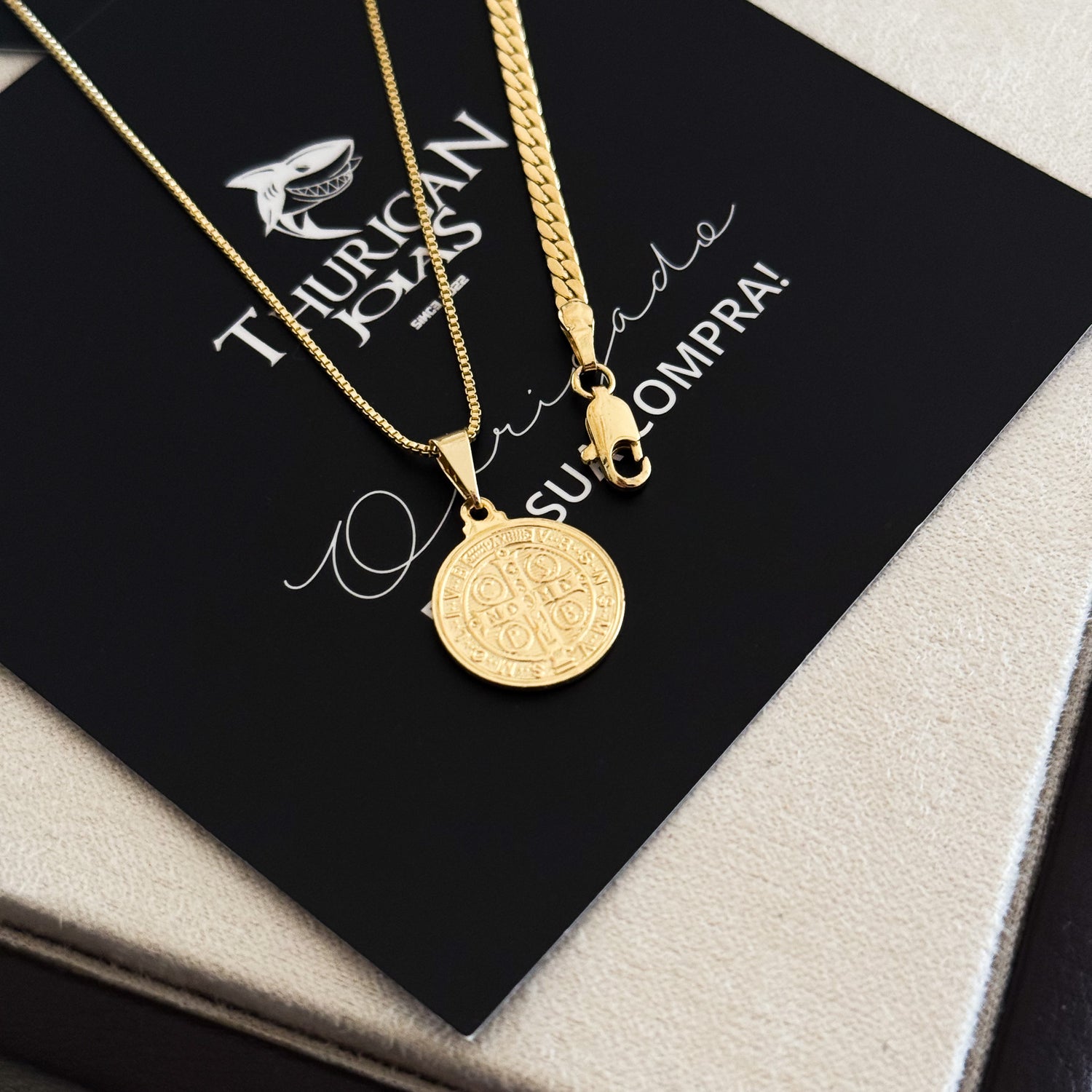 Colar Medalha De São Bento - Corrente Veneziana e Pulseira Grumet Flat Banhado A Ouro 18k