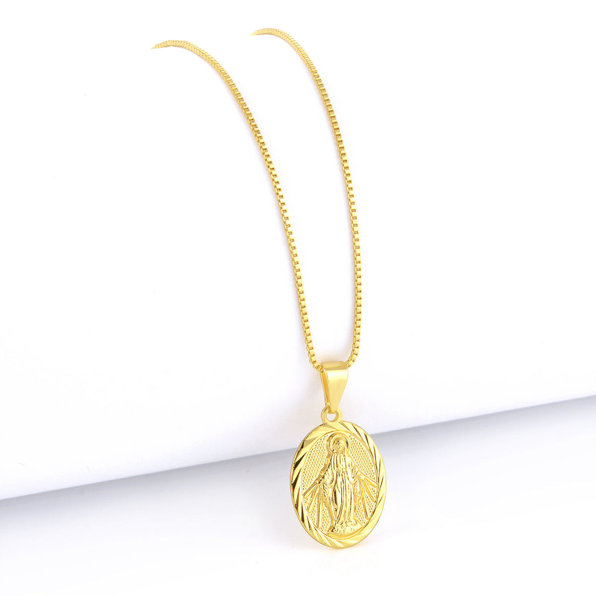 Pingente Plaquinha Oval N. Sra. Das Graças 2x1cm Banhado A Ouro 18k