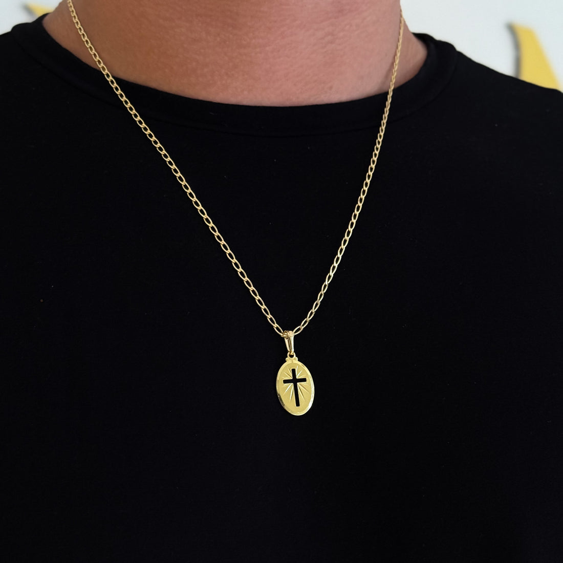 Colar Plaquinha Oval Crucifixo - Corrente e Pulseira Grumet Alongada Banhado A Ouro 18k