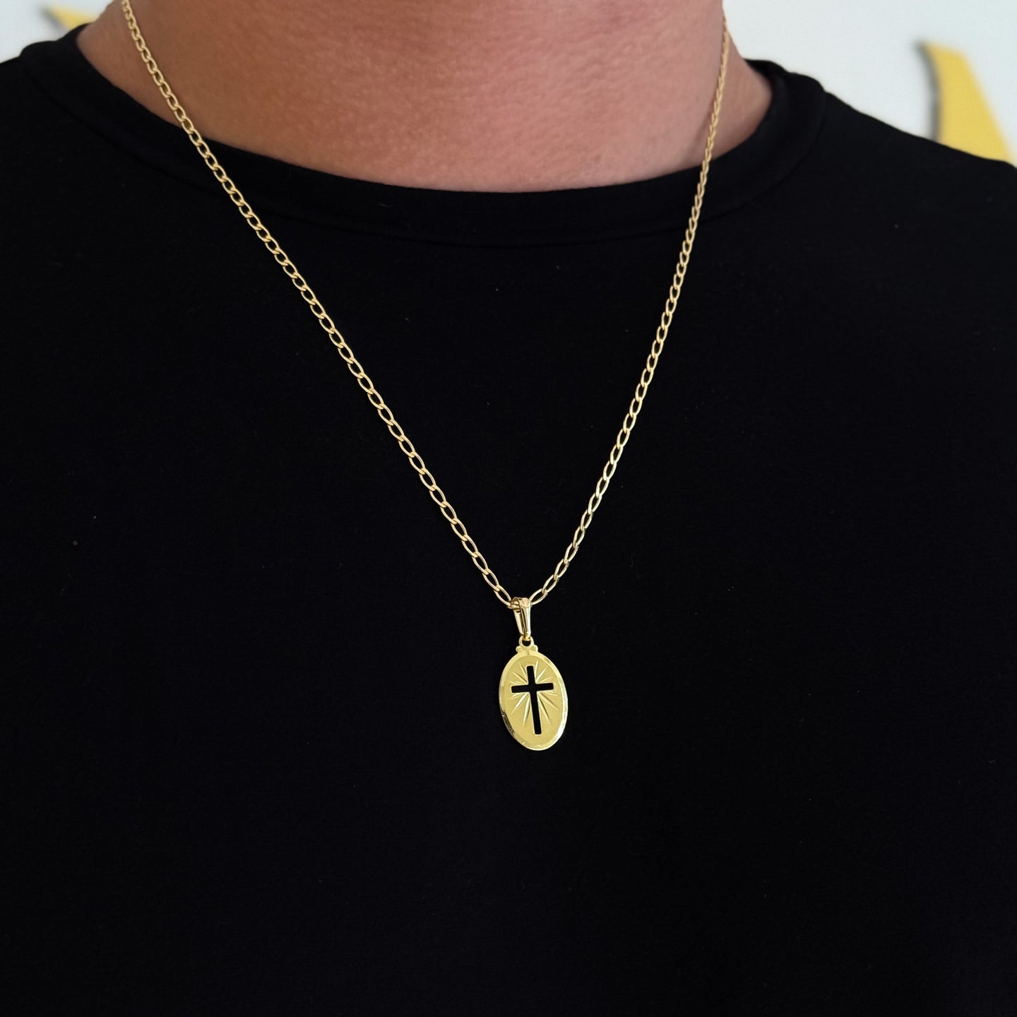 Colar Plaquinha Oval Crucifixo - Corrente e Pulseira Grumet Alongada Banhado A Ouro 18k