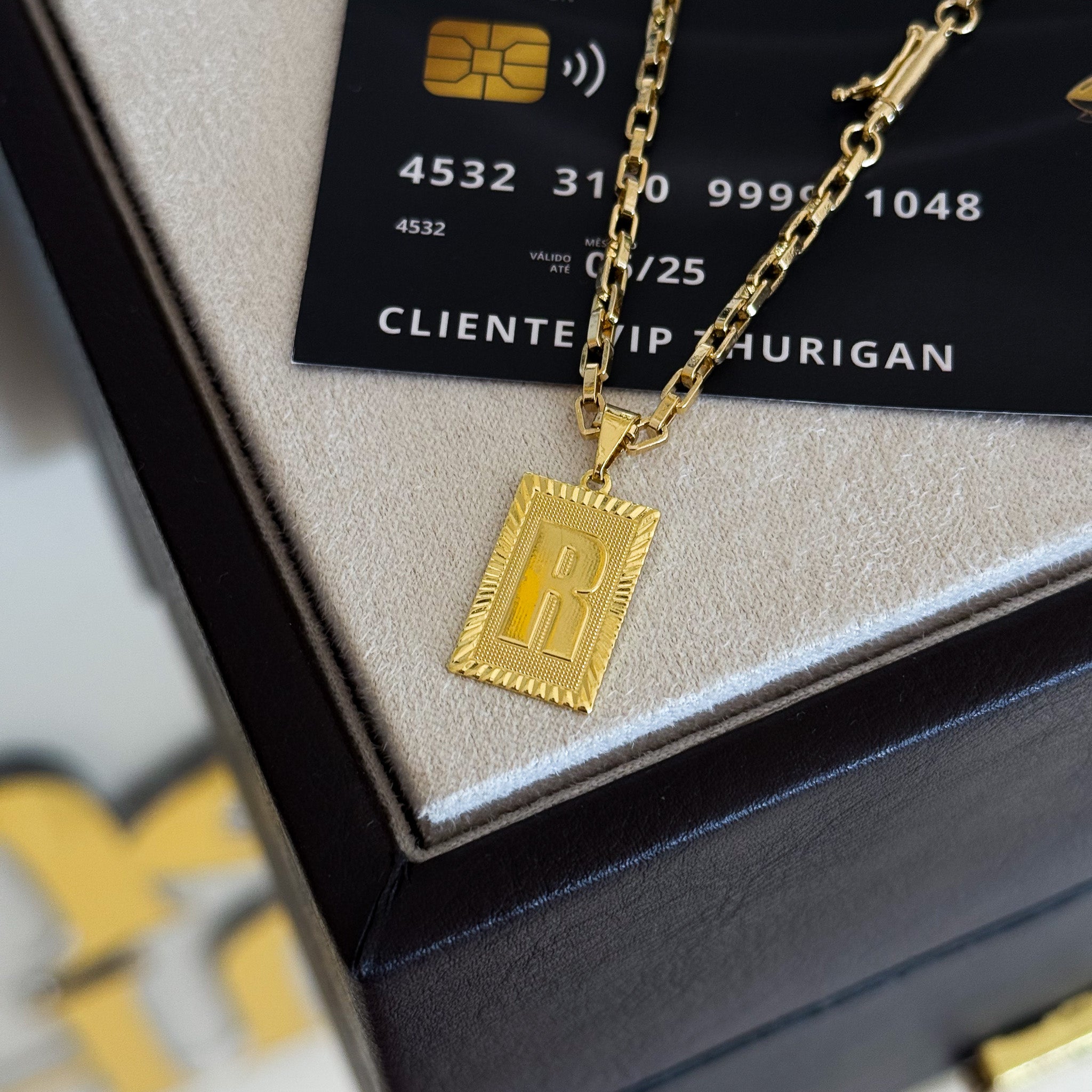 Colar Plaquinha De Letra - Corrente Veneziana Banhado A Ouro 18k