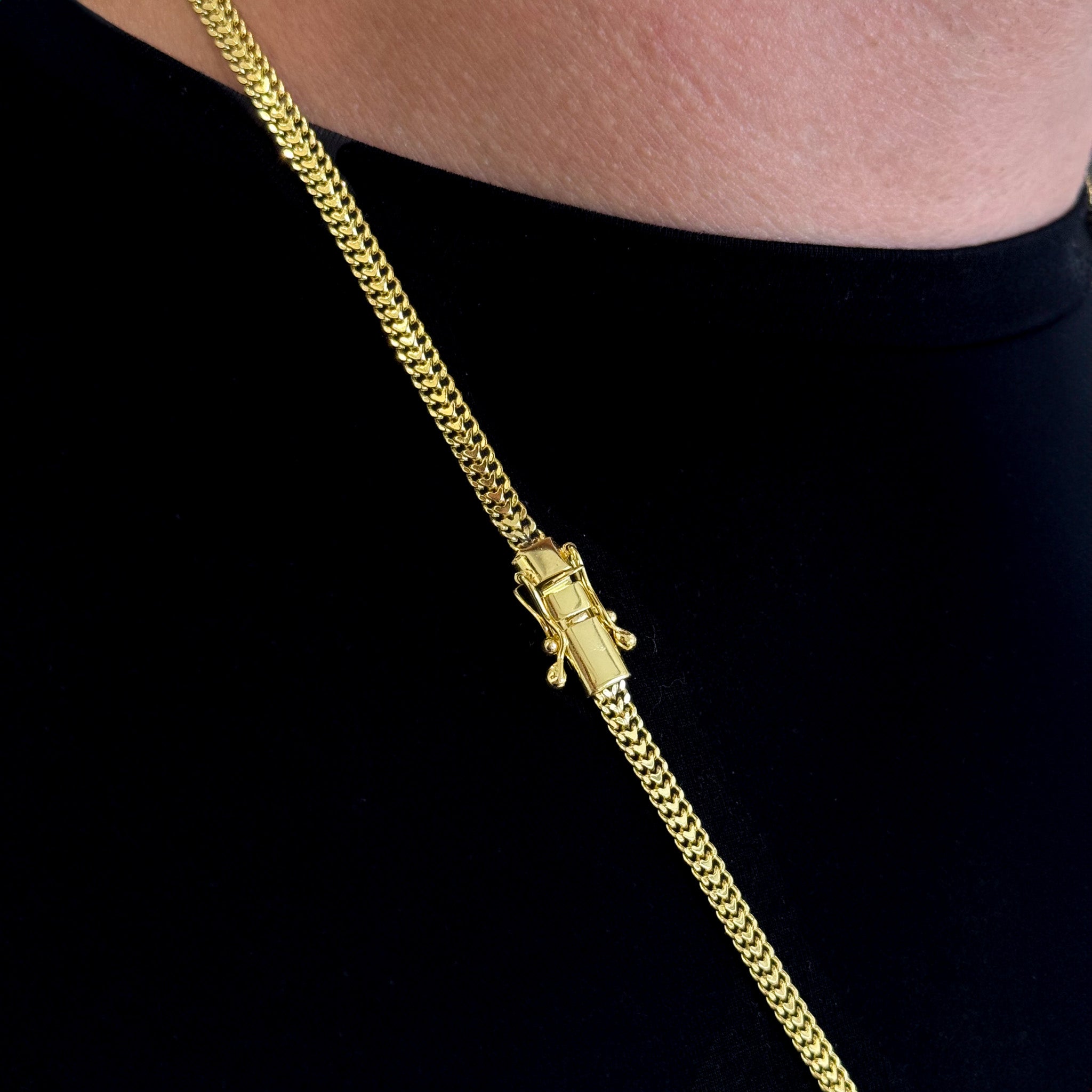 Colar Medalha Rosa Dos Ventos Cravejado P - Corrente Grumet Dupla Banhado A Ouro 18k