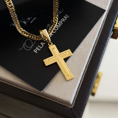 Colar Crucifixo Em Alto Relevo - Corrente Lacraia Banhado A Ouro 18k