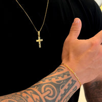 Colar Crucifixo Face De Cristo Cravejado - Corrente Veneziana e Pulseira Cadeado Alongado Banhado A Ouro 18k