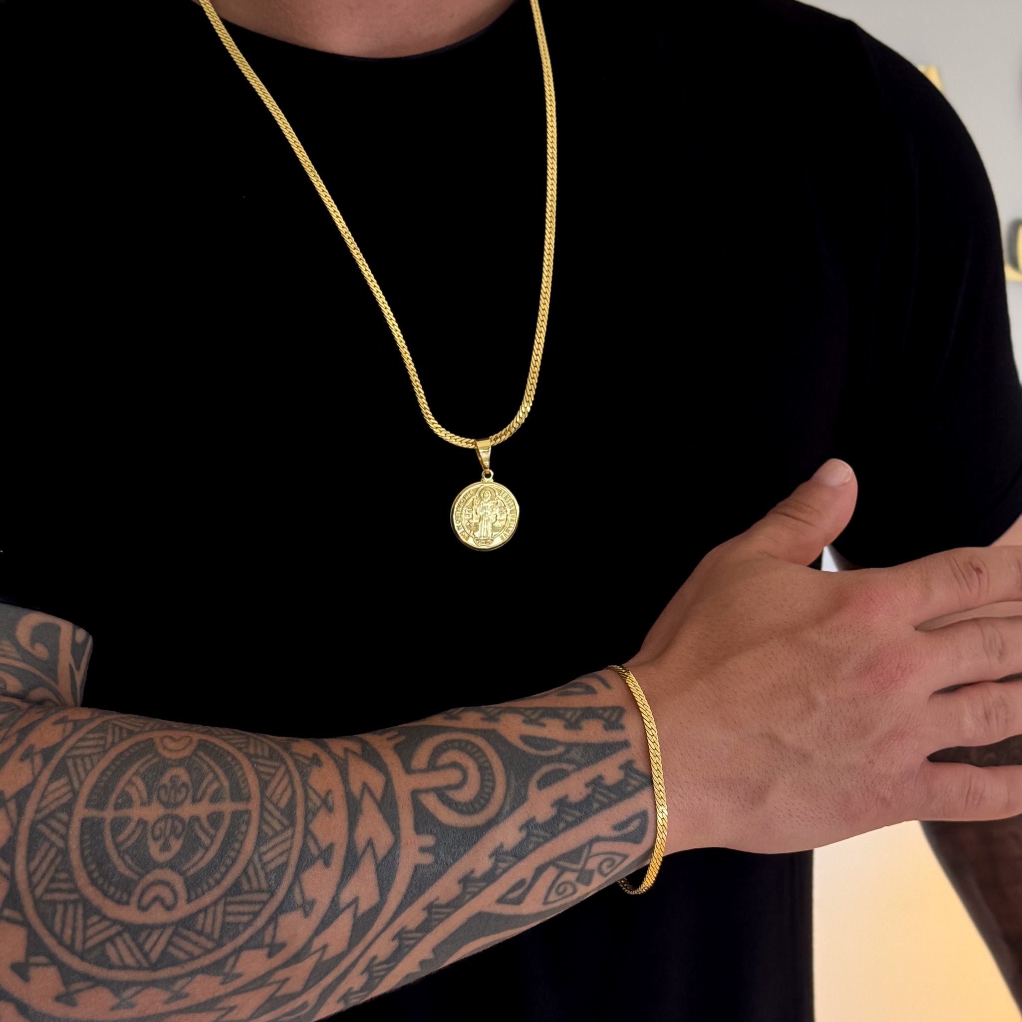 Colar Medalha De São Bento - Corrente e Pulseira Grumet Flat 4mm Banhado A Ouro 18k