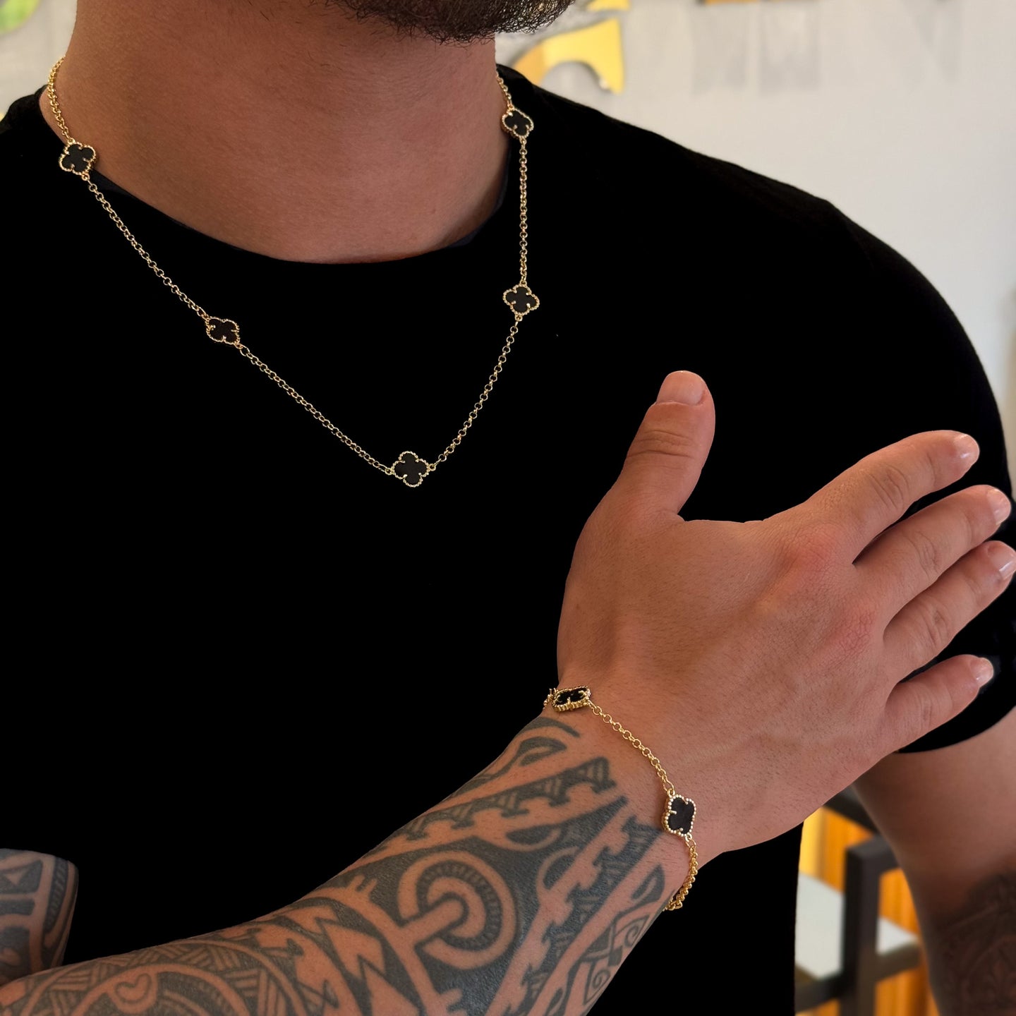 Kit Corrente e Pulseira Elo Português 2mm Trevo Ônix Banhado A Ouro 18k
