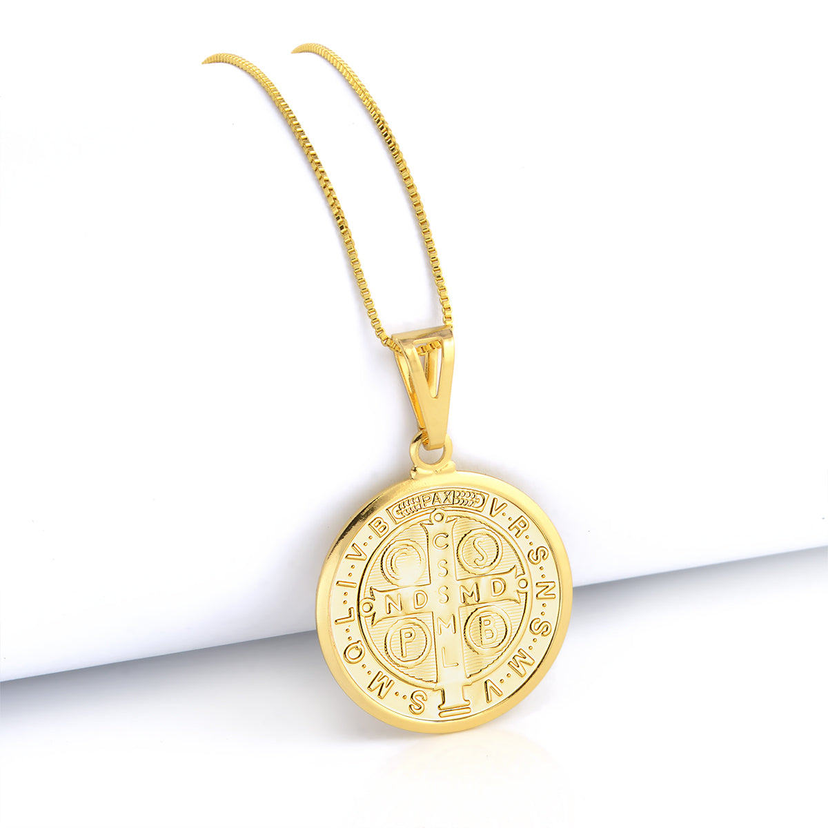 Pingente Medalha De São Bento 1,5x1,5cm Banhado A Ouro 18k