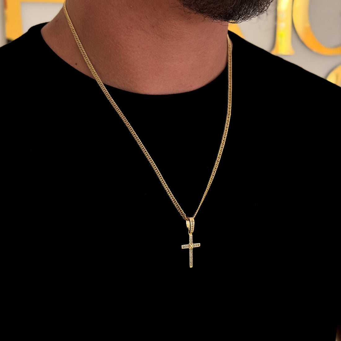 Colar Crucifixo Amarrado Cravejado - Corrente Lacraia Banhado A Ouro 18k