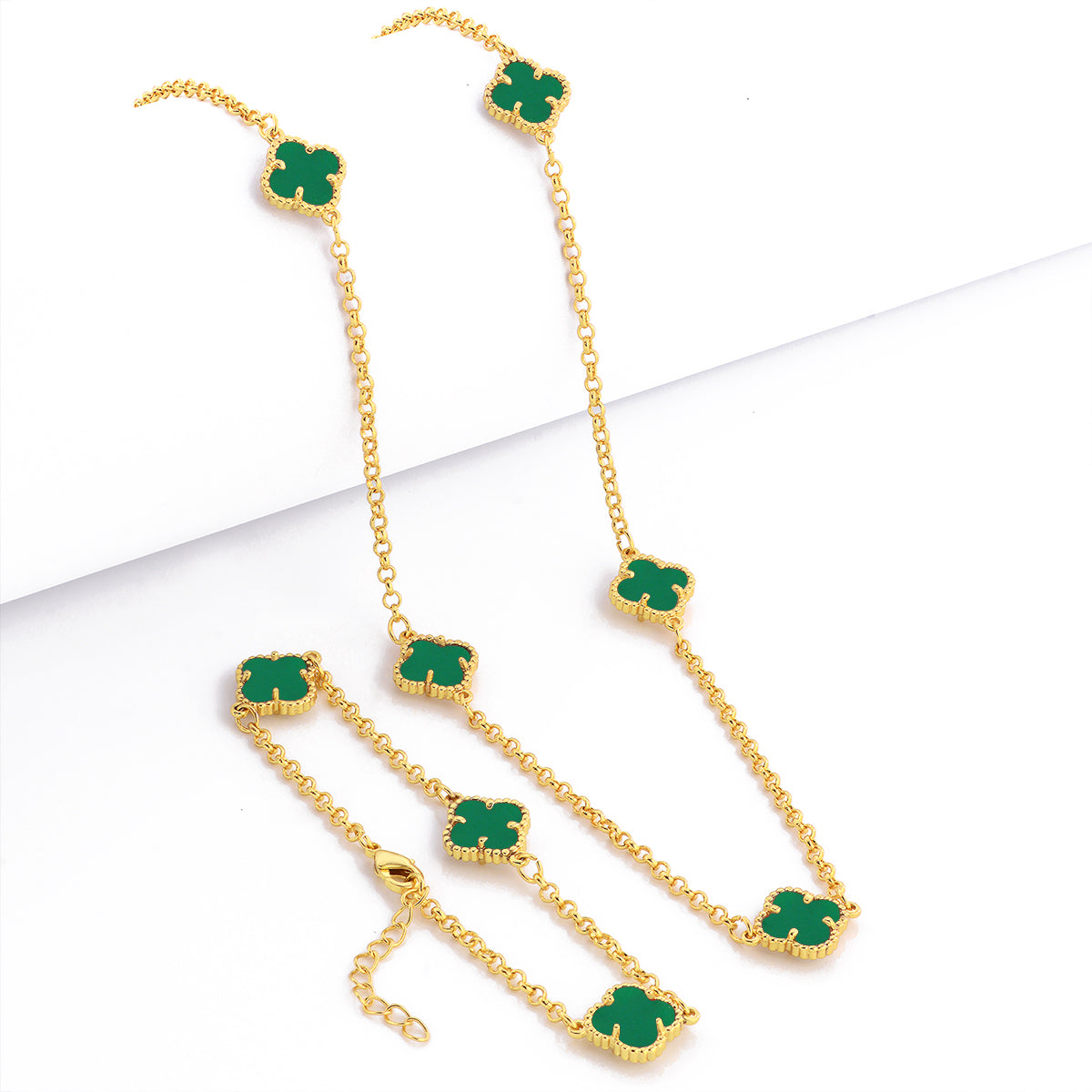 Kit Corrente e Pulseira Elo Português 2mm Trevo Esmeralda Banhado A Ouro 18k