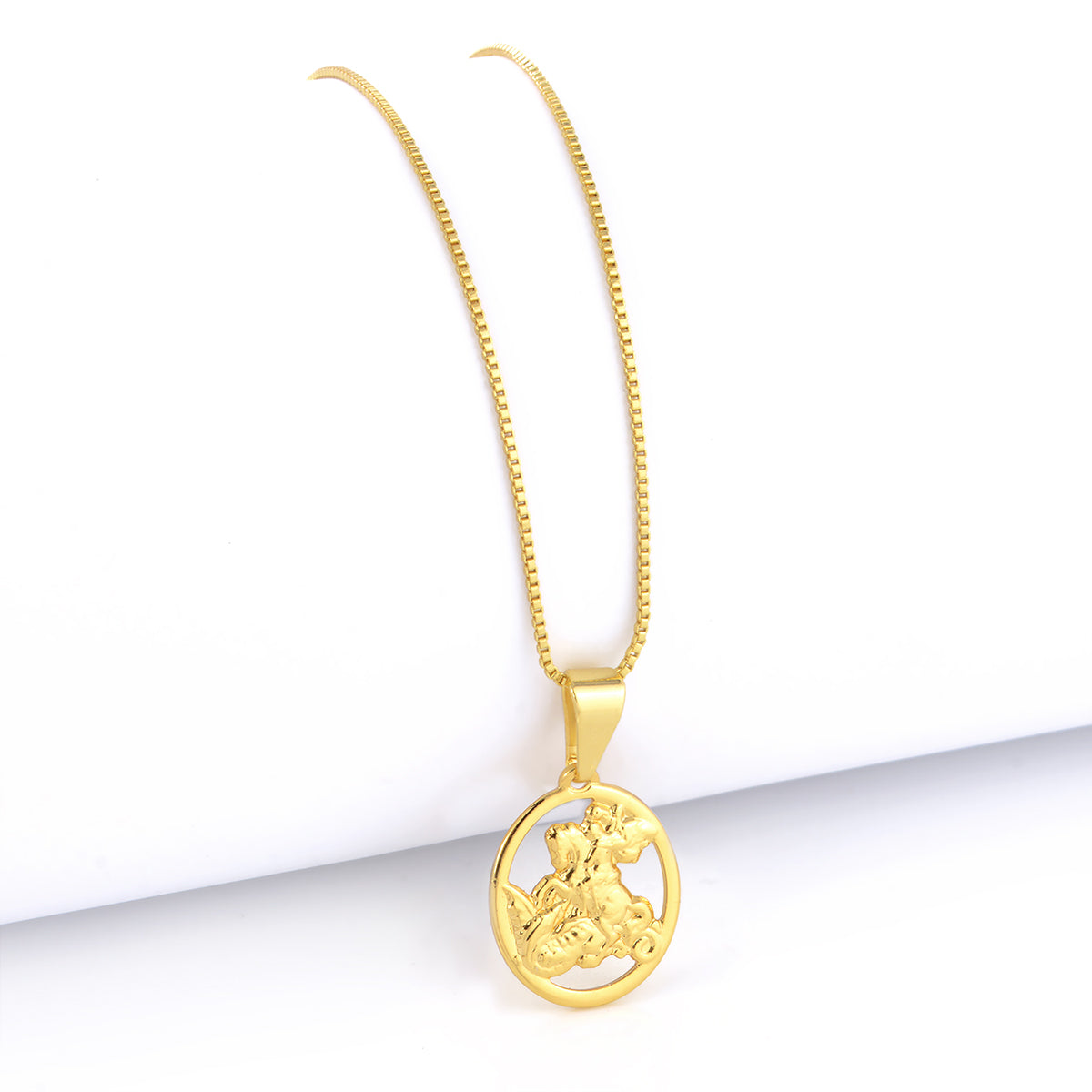 Pingente Plaquinha Oval São Jorge Vazado 1,5X1cm Banhado A Ouro 18k