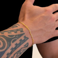 Colar Crucifixo Face De Cristo Cravejado - Corrente Veneziana e Pulseira Cadeado Alongado Banhado A Ouro 18k