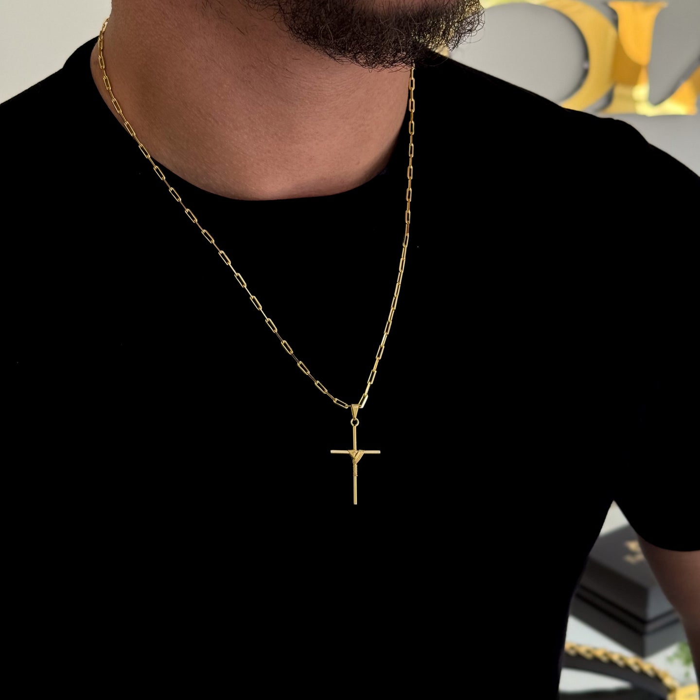 Colar Crucifixo Palito M - Corrente Cadeado Alongado Banhado A Ouro 18k