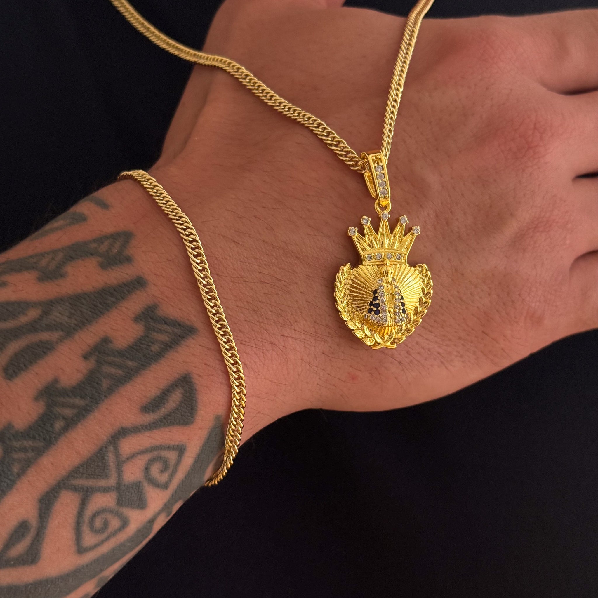 Colar Coração N. Sra. Aparecida Cravejado P - Corrente e Pulseira Lacraia Banhado A Ouro 18k