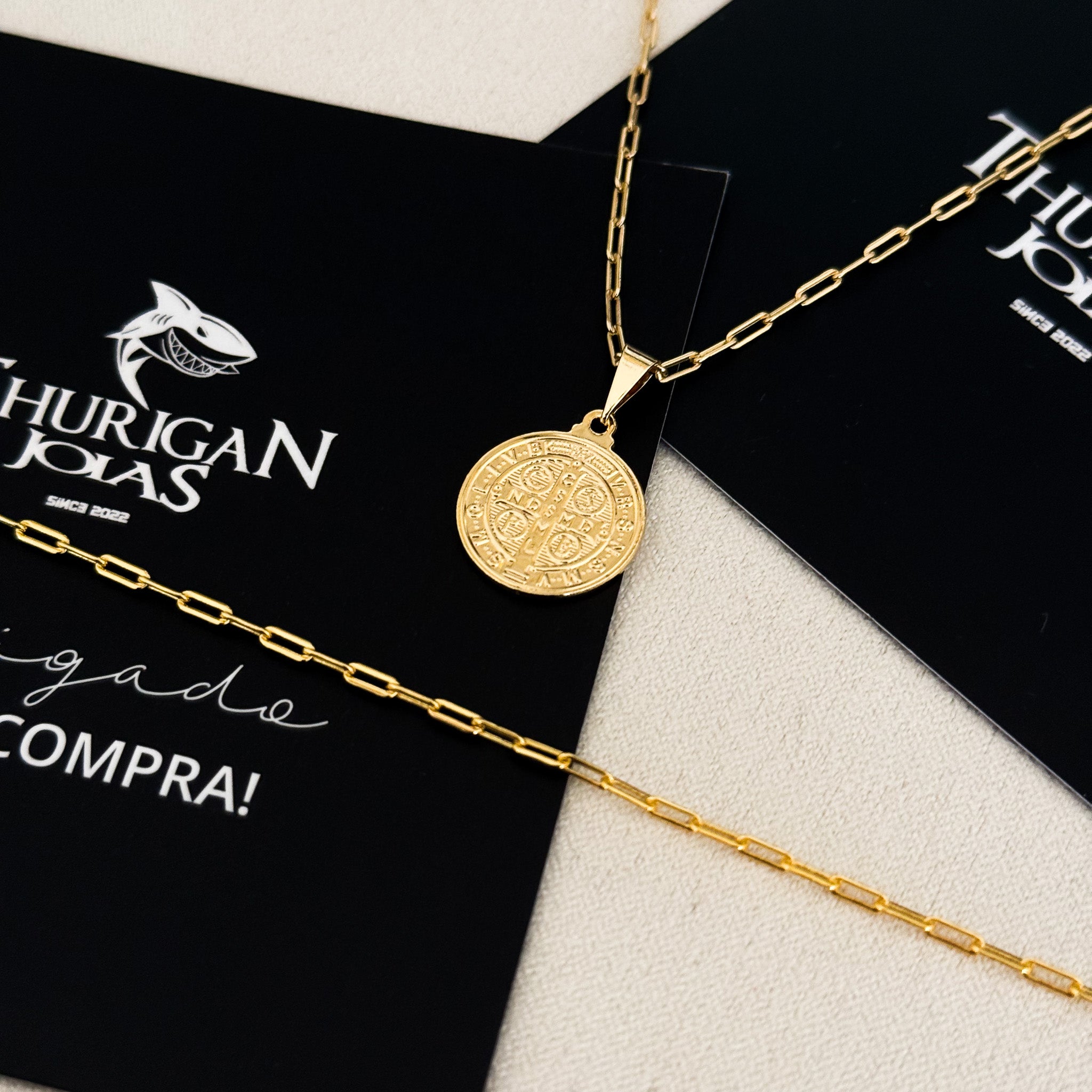 Colar Medalha De São Bento - Corrente e Pulseira Cadeado Alongado Banhado A Ouro 18k