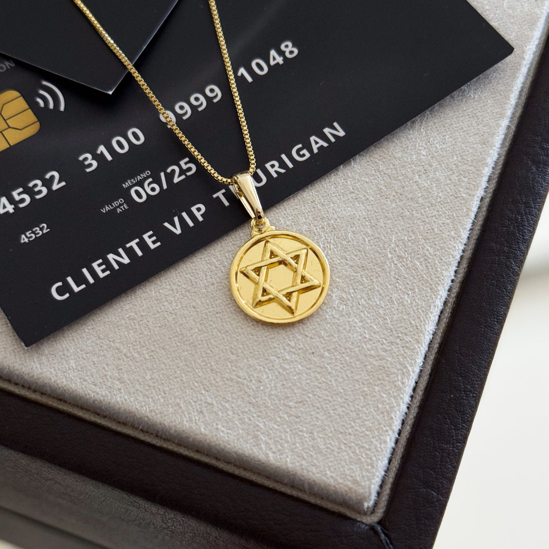 Pingente Medalha Estrela De Davi 1,5X1,5cm Banhado A Ouro 18k