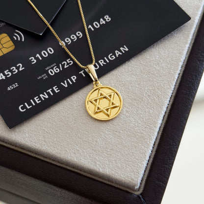 Pingente Medalha Estrela De Davi 1,5X1,5cm Banhado A Ouro 18k