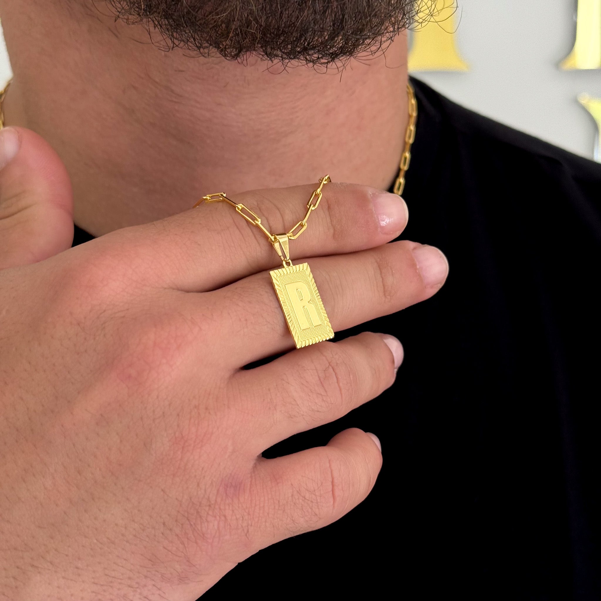 Colar Plaquinha De Letra - Corrente Cadeado Alongado Banhado A Ouro 18k