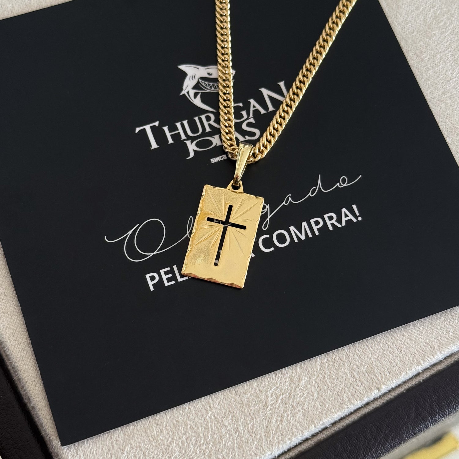 Colar Plaquinha Crucifixo Vazado - Corrente Lacraia Banhado A Ouro 18k