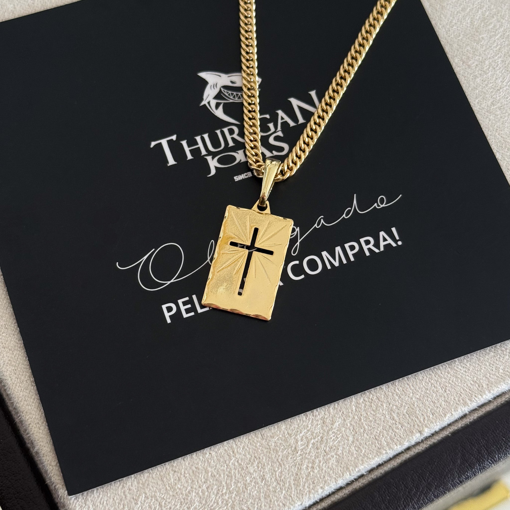 Colar Plaquinha Crucifixo Vazado - Corrente Lacraia Banhado A Ouro 18k