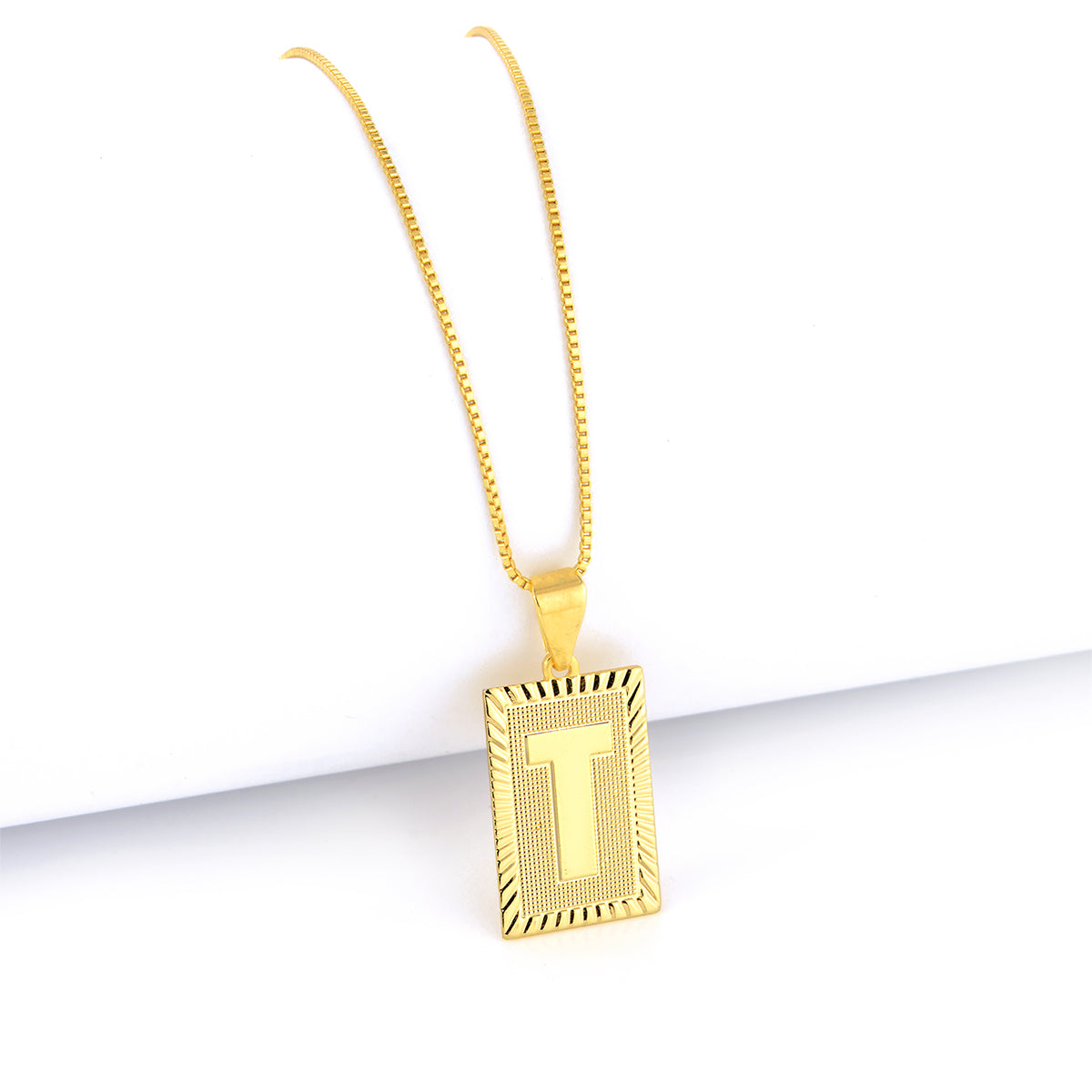 Pingente Plaquinha de Letra 2x1,3cm Banhado A Ouro 18k