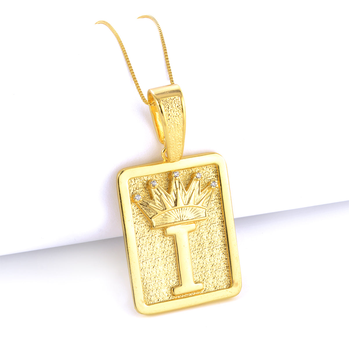 Pingente Plaquinha De Letra Cravejado 4x3cm Banhado A Ouro 18k