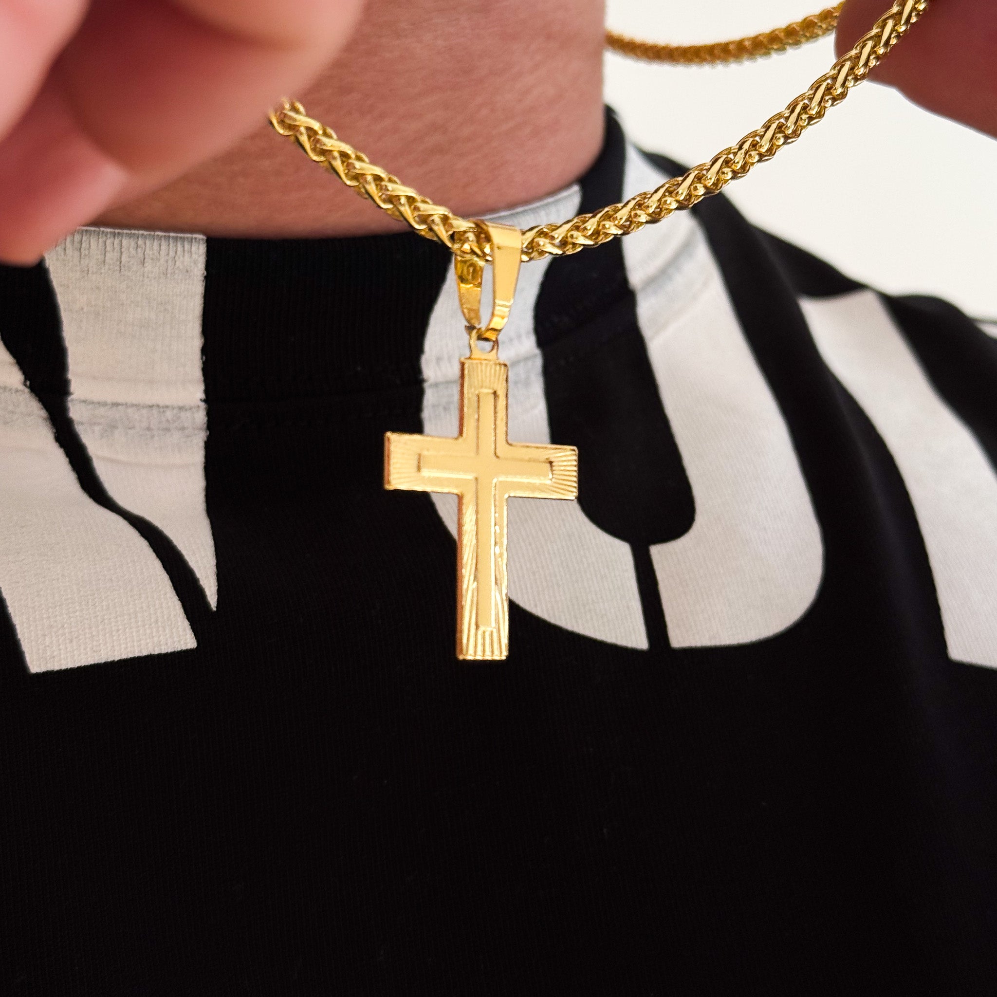 Colar Crucifixo Em Alto Relevo - Corrente e Pulseira Palmeira Banhado A Ouro 18k
