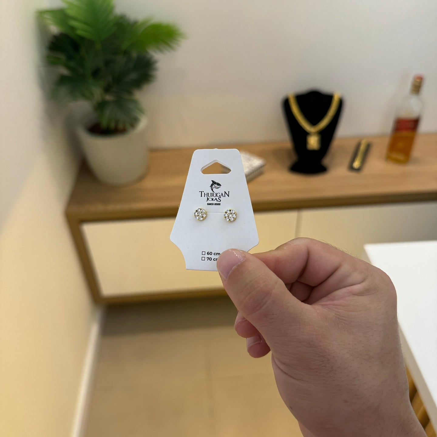 Brinco Ponto de Luz Cravejado Banhado A Ouro 18k