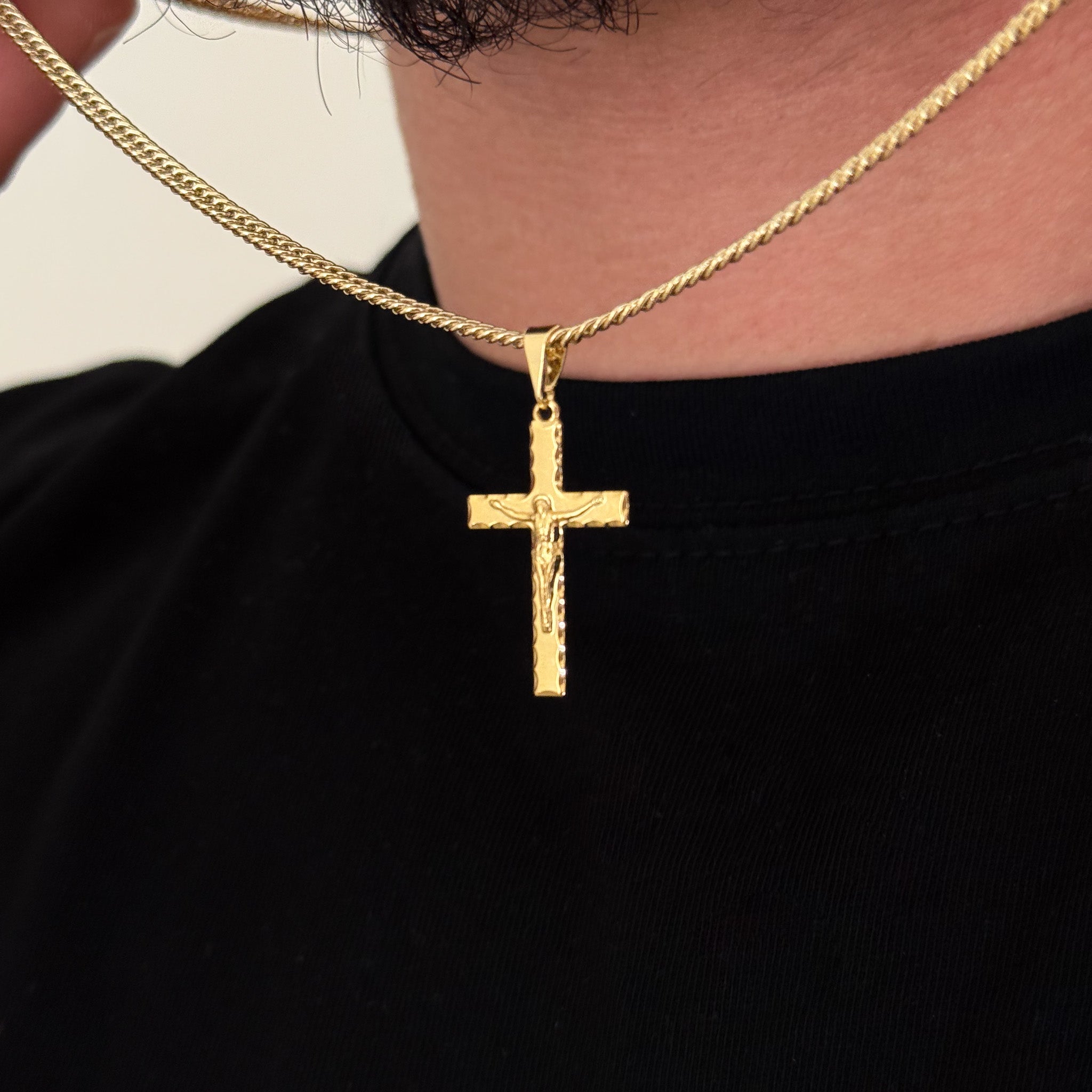 Colar Crucifixo Jesus Na Cruz 3D - Corrente Lacraia Banhado A Ouro 18k