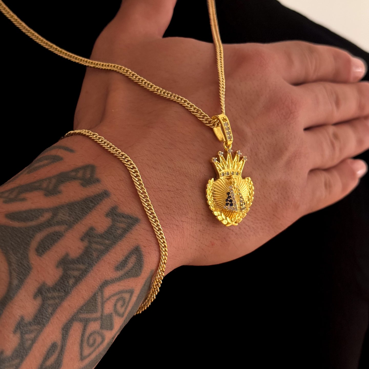 Colar Coração N. Sra. Aparecida Cravejado P - Corrente e Pulseira Lacraia Banhado A Ouro 18k