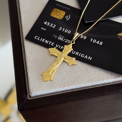 Pingente Crucifixo Vitoriano Com Jesus Detalhado 4,5x3cm Banhado A Ouro 18k