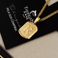 Colar Plaquinha De Letra - Corrente Cadeado Duplo Banhado A Ouro 18k