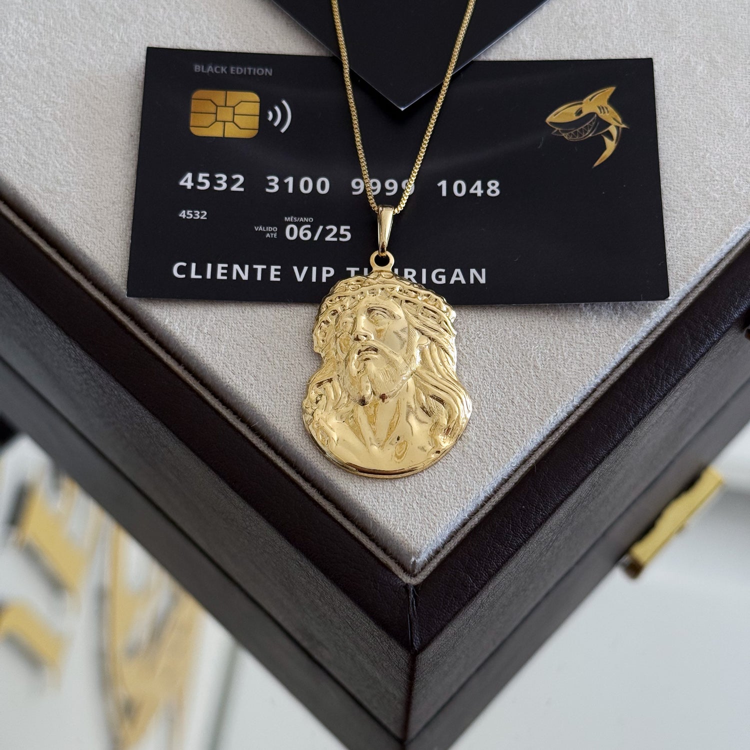 Pingente Face De Cristo 4x3cm Banhado A Ouro 18k