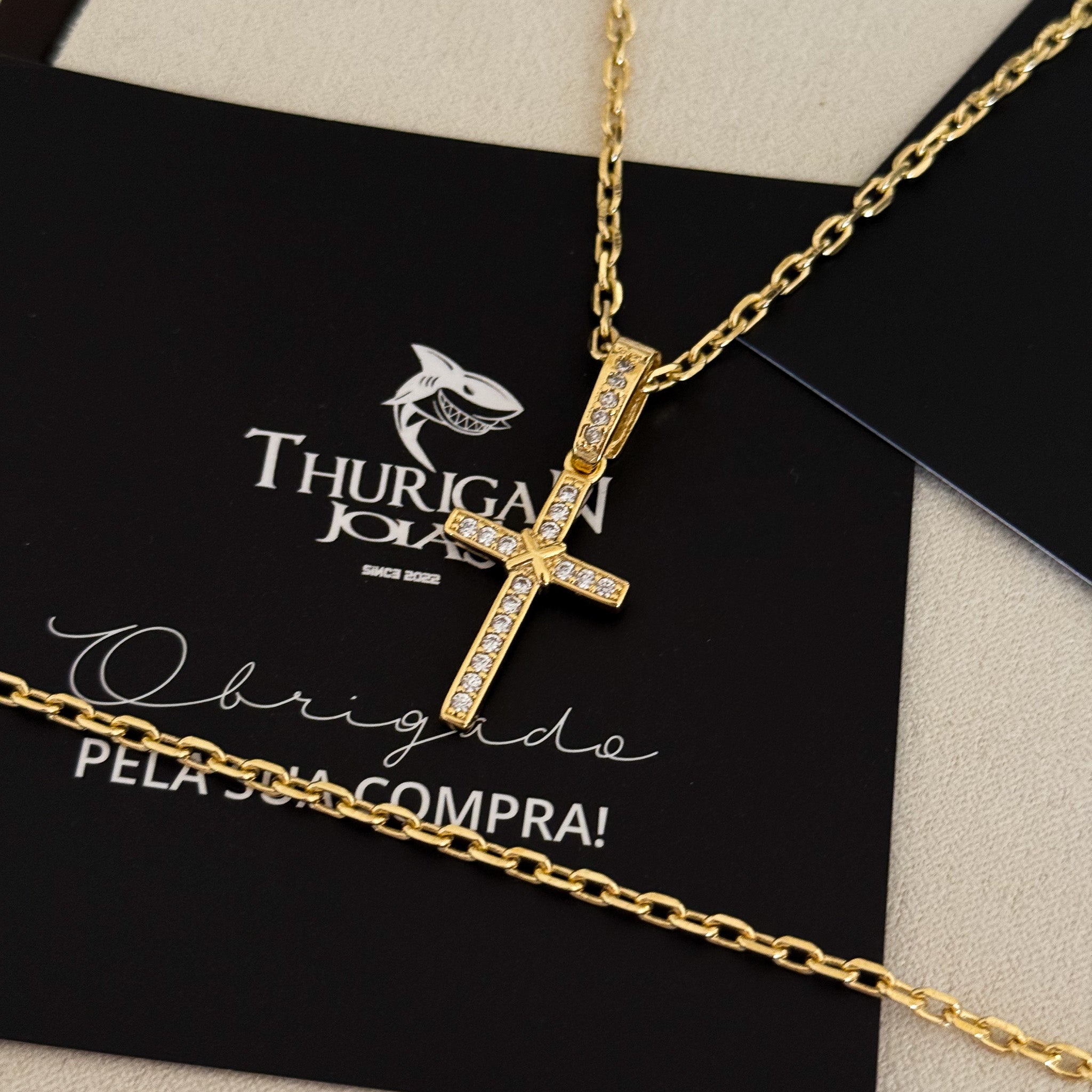 Colar Crucifixo Amarrado Cravejado - Corrente e Pulseira Cadeado 2mm Banhado A Ouro 18k