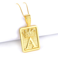Pingente Plaquinha De Letra Cravejado 4x3cm Banhado A Ouro 18k