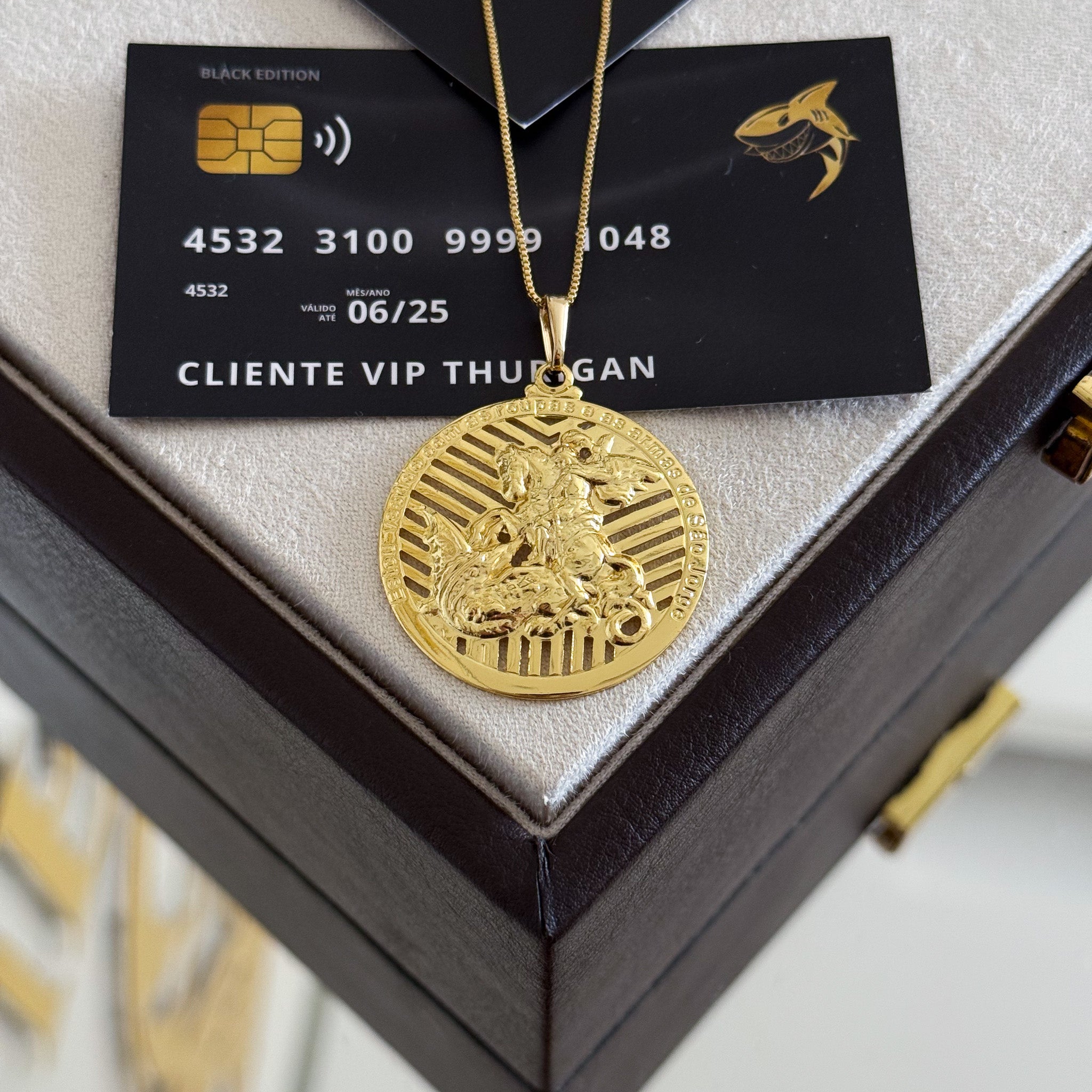 Pingente Medalha São Jorge Vazado 3,5x3,5cm Banhado A Ouro 18k
