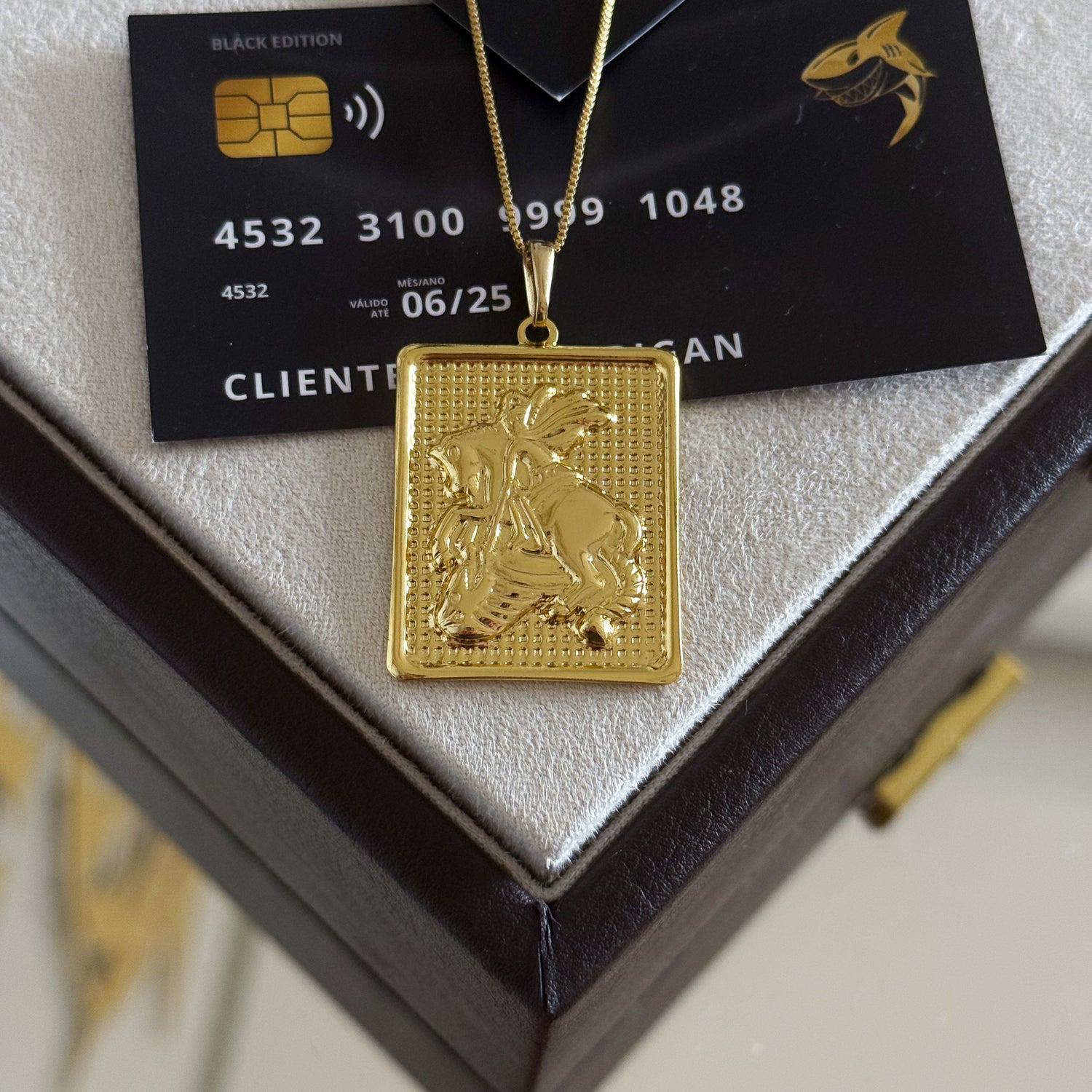 Pingente Plaquinha São Jorge 3,5x3cm Banhado A Ouro 18k