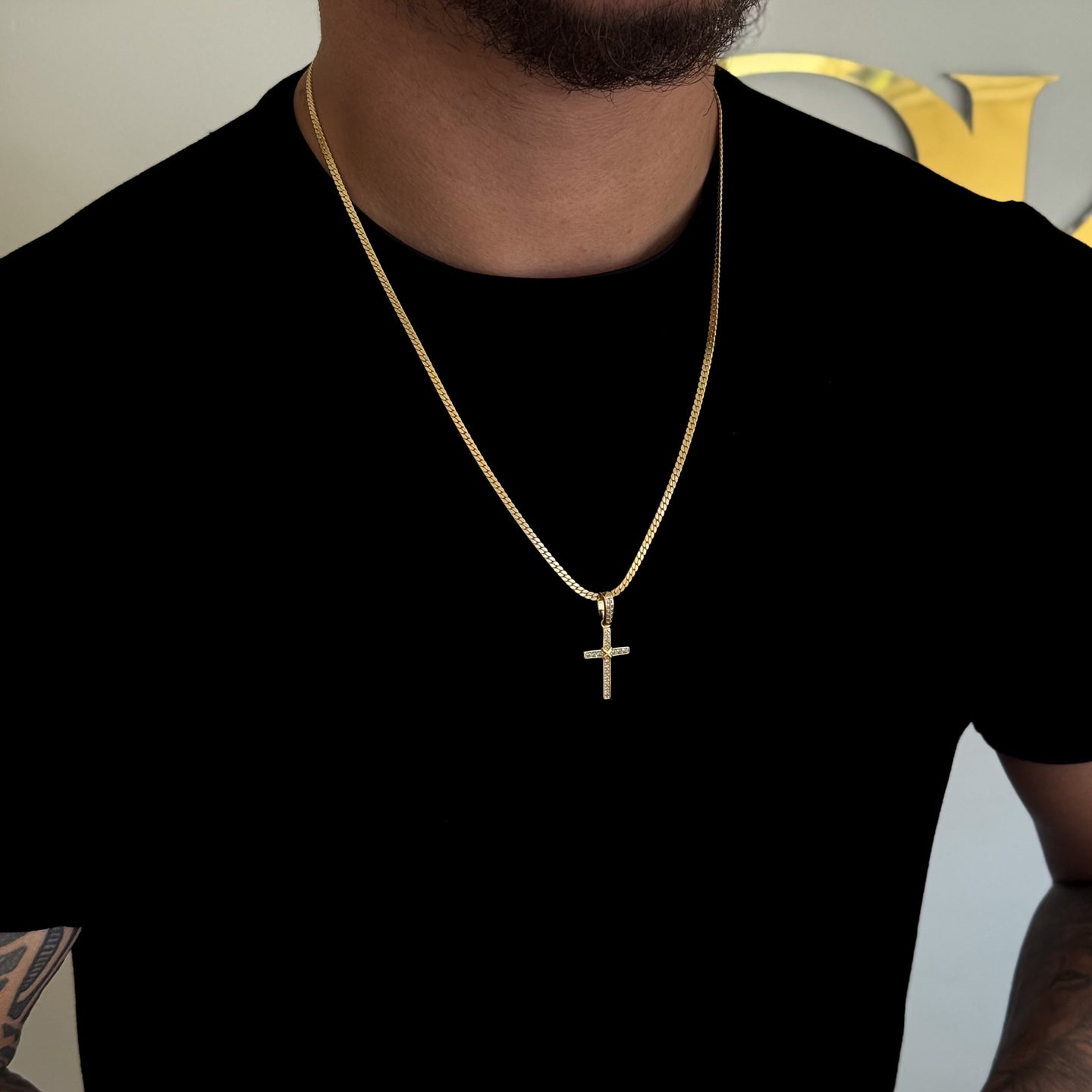 Colar Crucifixo Amarrado - Corrente Grumet Flat Banhado A Ouro 18k