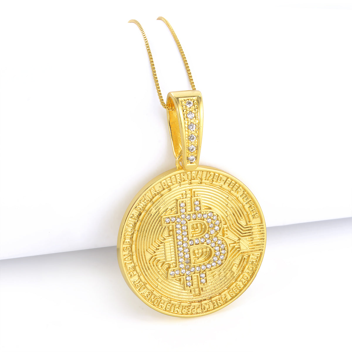 Pingente Medalha Bitcoin Cravejado 4x4cm Banhado A Ouro 18k